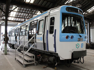 Un MF 77 de la ligne 8