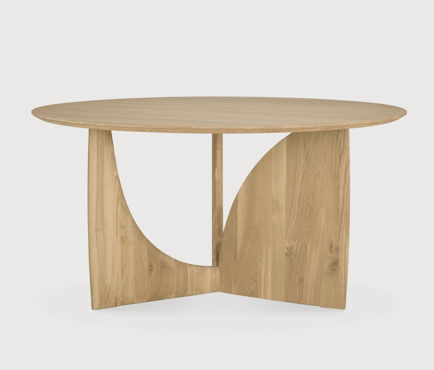 Geometrischer Esstisch