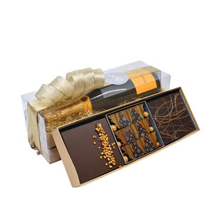 Aquest Nadal, sorprèn amb regals originals i artesans de Bocí Barcelona: caixes personalitzades, torrons premium i figures de xocolata Valrhona. Qualitat, detall i sabor per celebrar moments compartits.