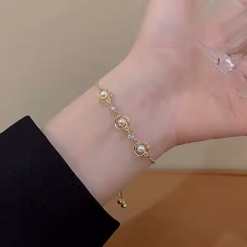 Thumbnail: Delicate Pearl