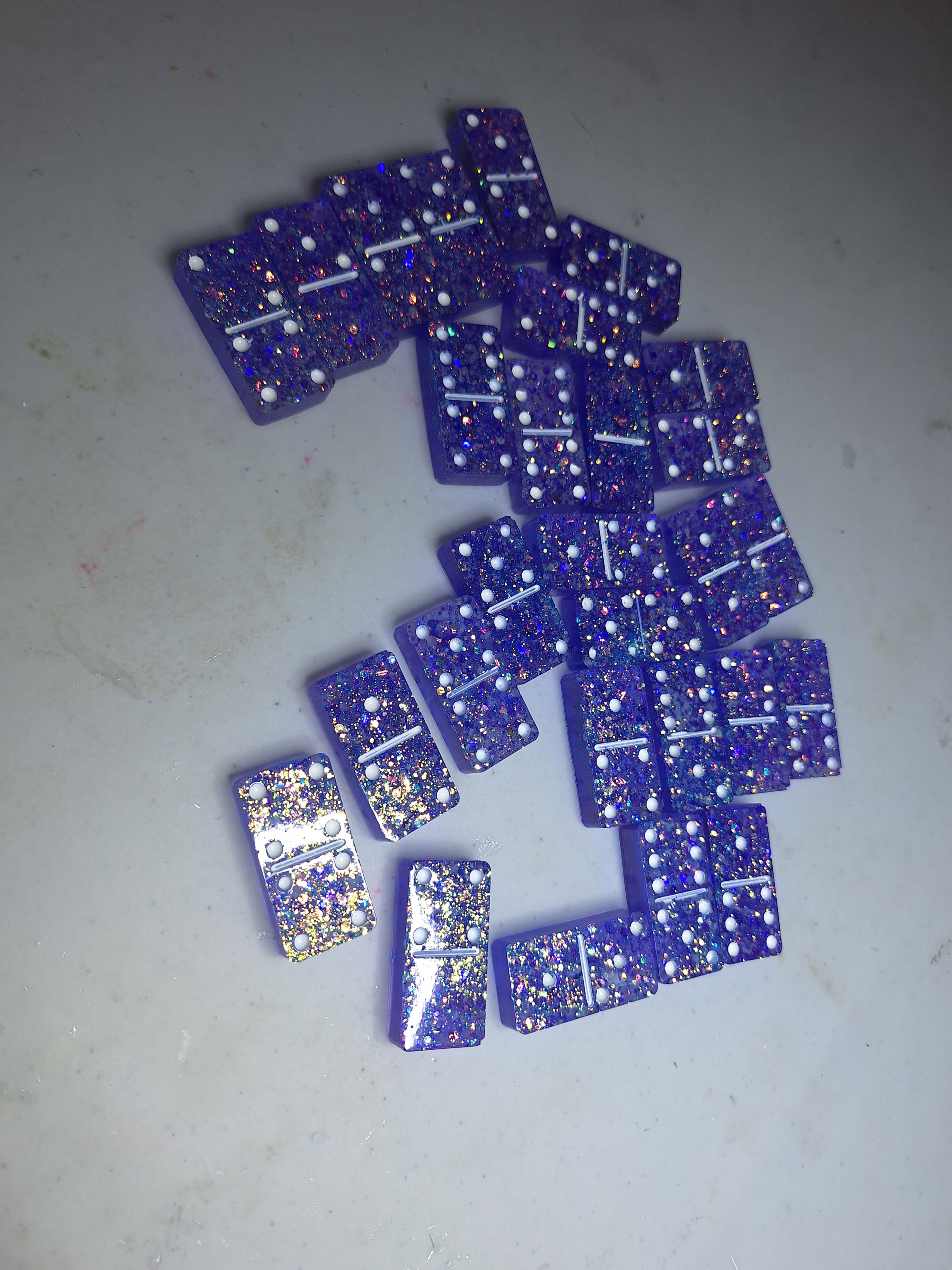 Purple glow dark dominoes