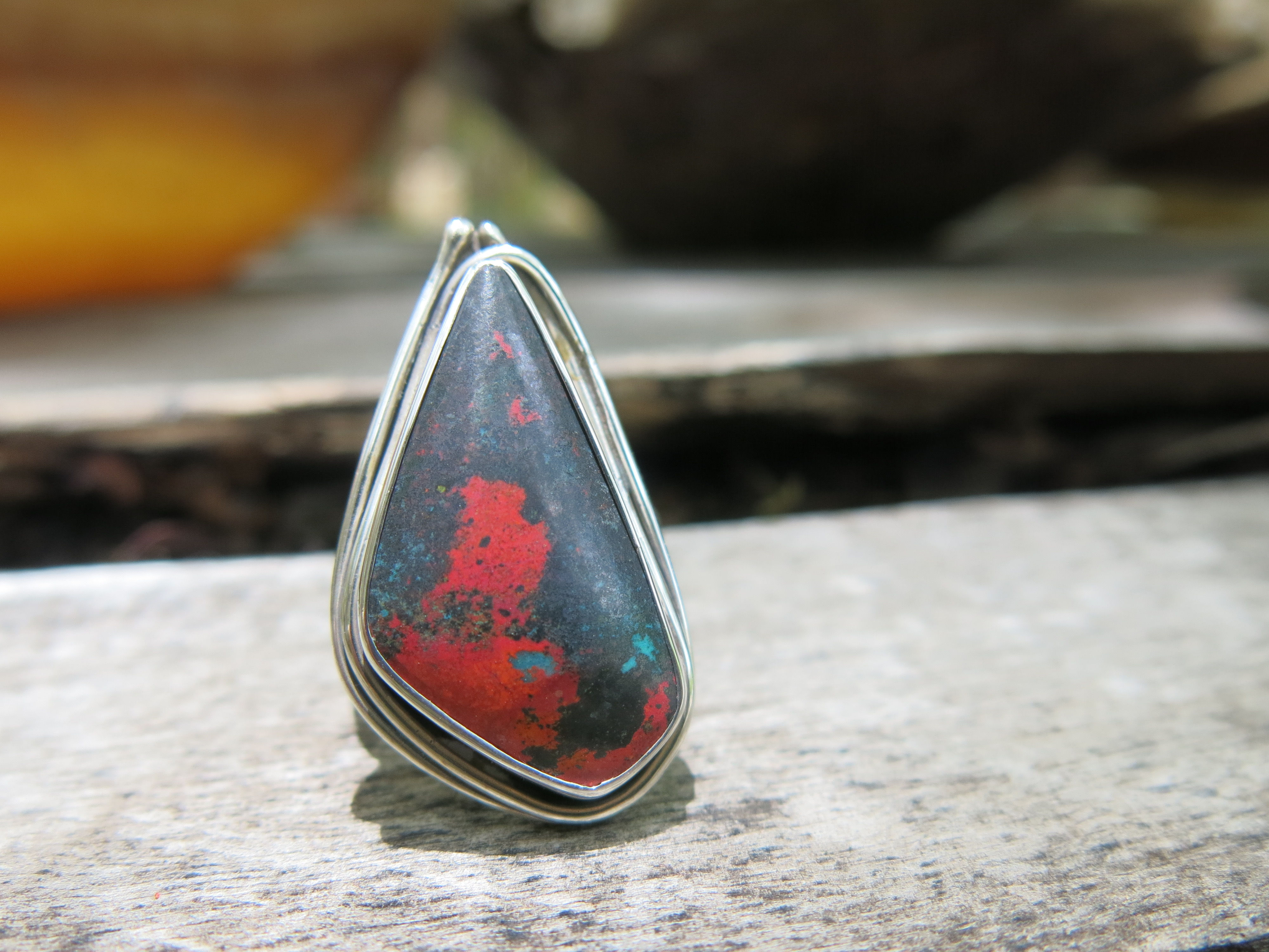 Sonora Sunrise stone with nestlike bezel and textured band 1