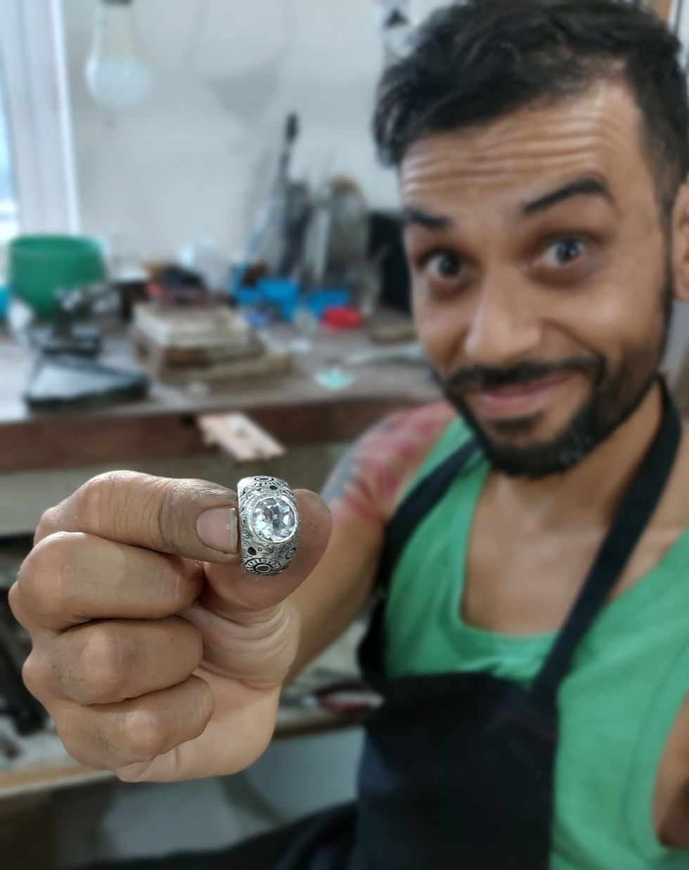 isla mujeres local jewlery designer carlos moras