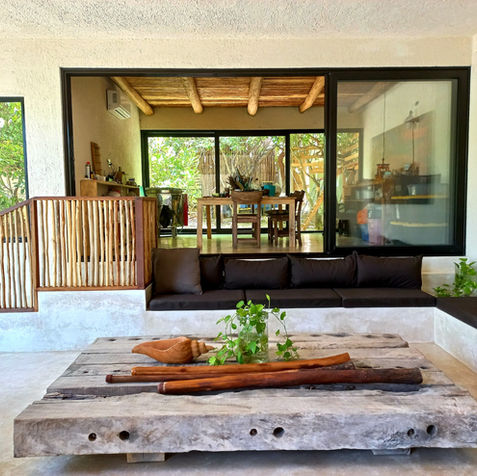 Casa Nalu Lounge area