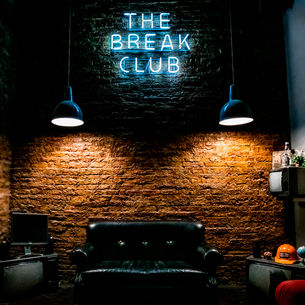 The Break Club. La terapia de romper cosas