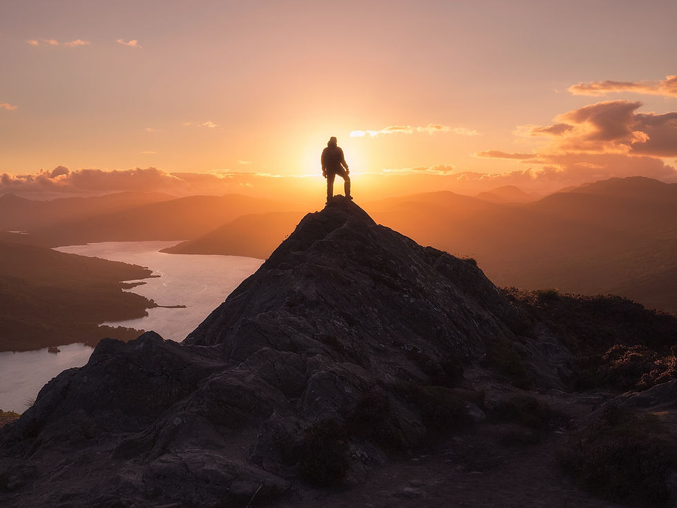 mountain_silhouette_man_122091_1600x1200
