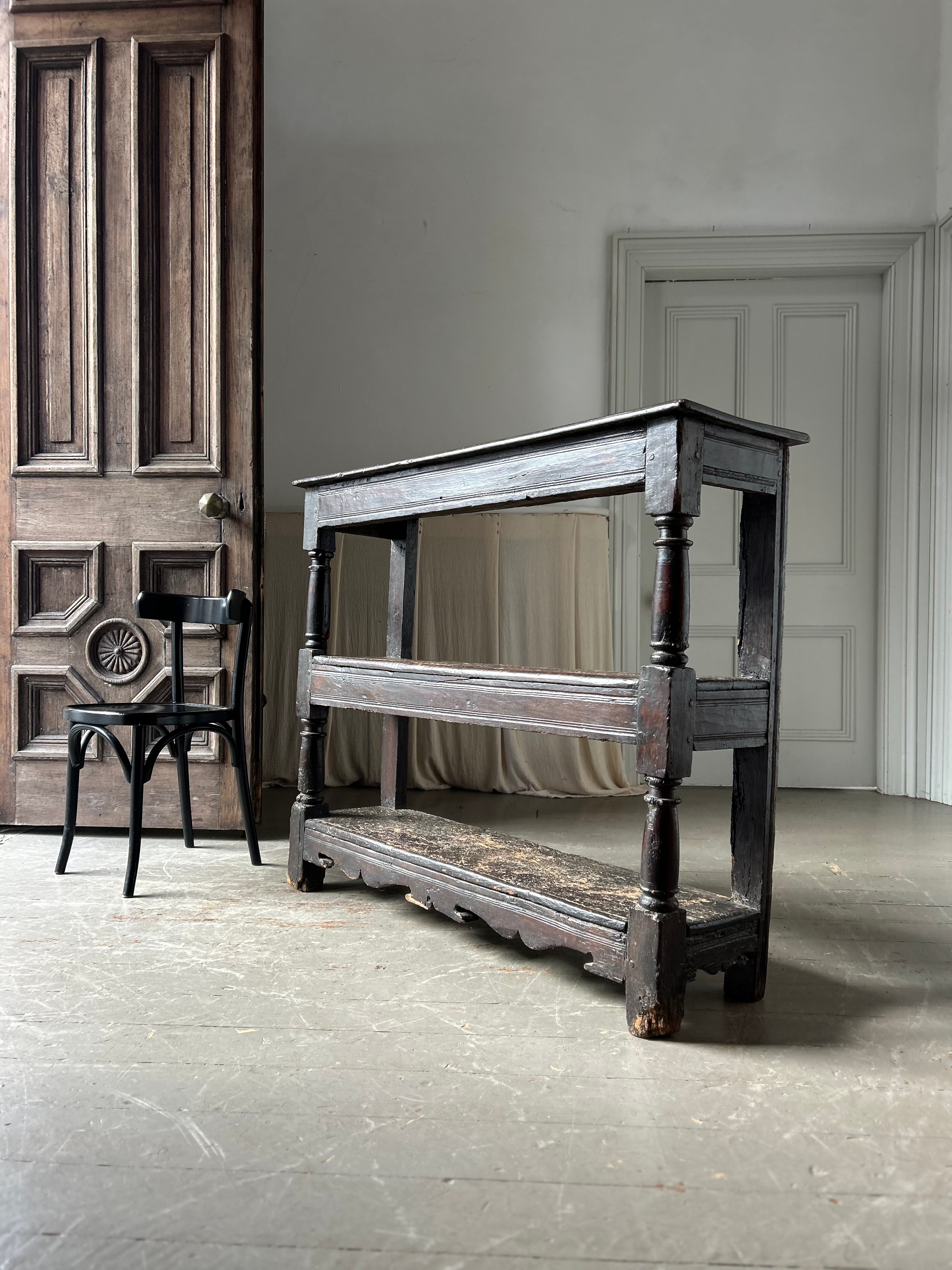 EARLY 17TH C OAK THREE TIER BUFFET CIRCA 1630