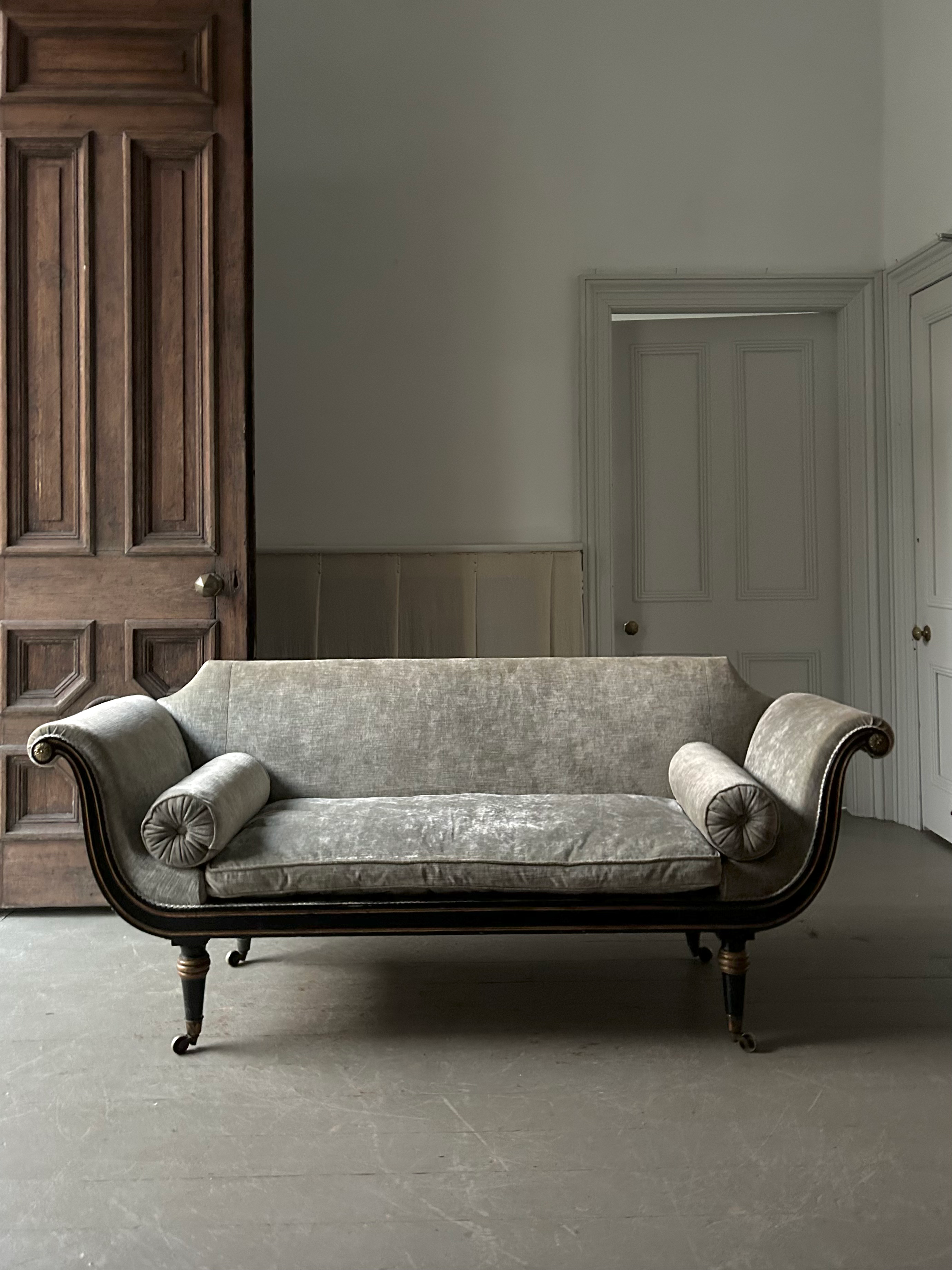 ELEGANT EBONISED REGENCY SOFA