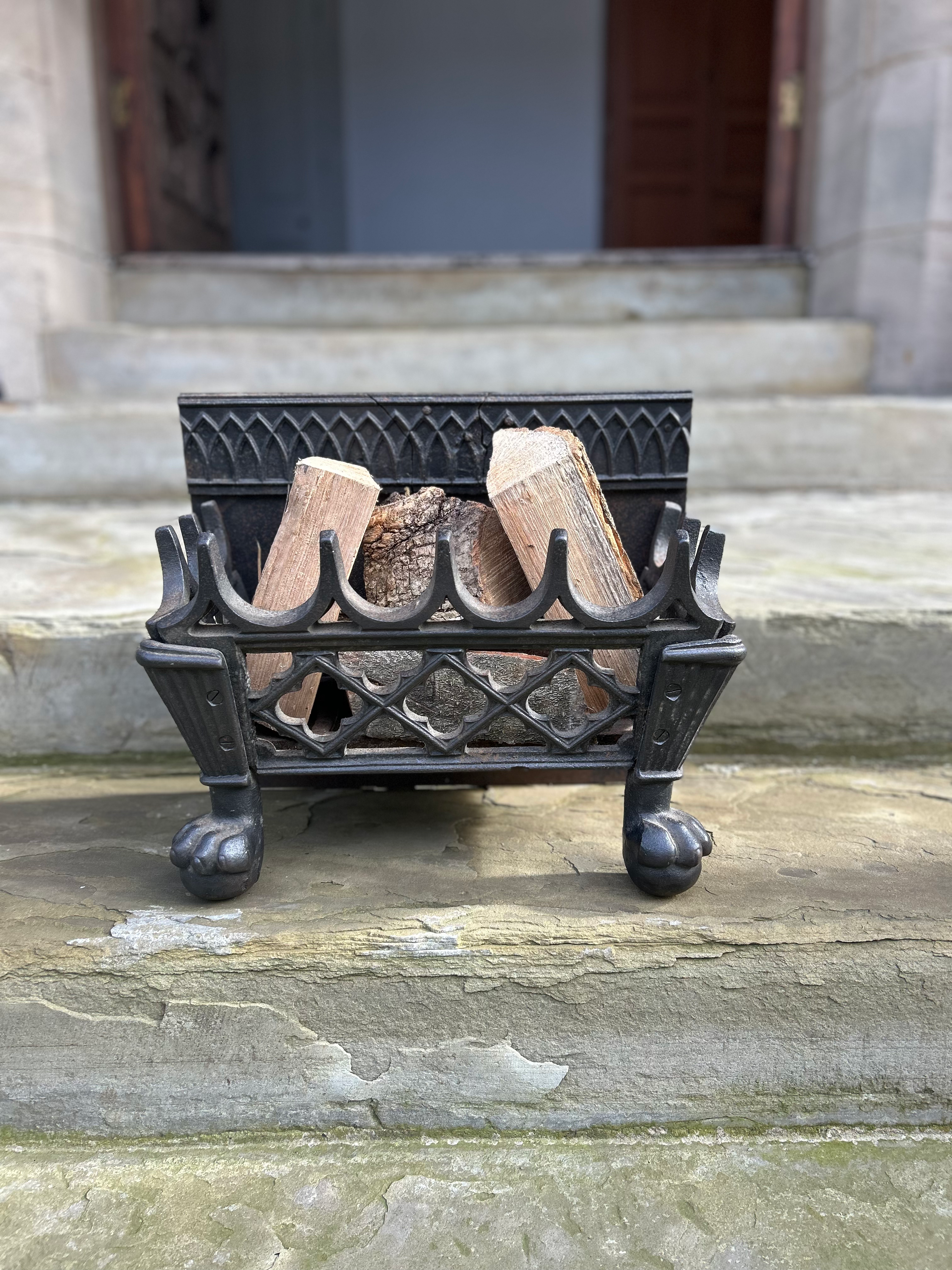 BOLD REGENCY GOTHICK FIRE GRATE