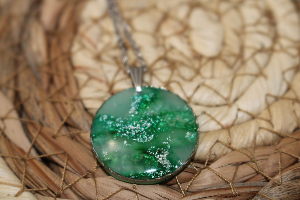 Collier vert argenté