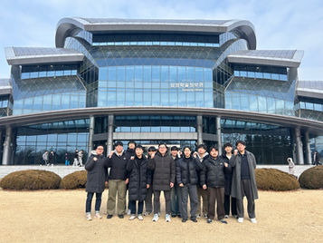 2026/01 : Group Lunch & Group Photo