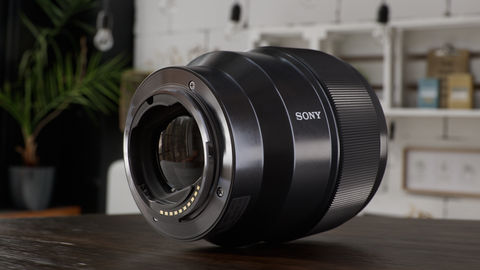 Sony SEL85F18