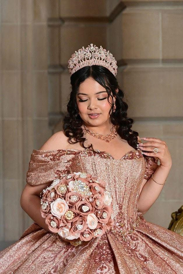 Miniatura: Ramo de Quinceañera