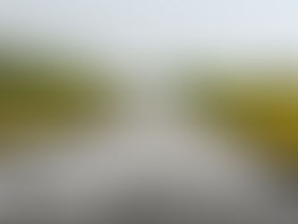 Du 13 au 20 mars 2026, le Monty accueillera la toute première édition de « Vivre Debout », un festival du film citoyen et engagé placé sous le thème « Nouvel horizon ». Une semaine pour explorer d’autres possibles, interroger nos réalités sociales et ouvrir des perspectives à travers le cinéma et la rencontre. Cette année, Laïcité Brabant wallon, Vie Féminine et Soralia s’associent pour proposer une soirée forte et touchante autour des droits des femmes, de la précarité et des violences faites aux femmes. Lundi 16 mars – Une soirée engagée et sensible • 18h à 19h : Apéro-bingo Avant la projection, nous vous invitons à un apéro-bingo convivial : un moment pour échanger, discuter et mettre en lumière des enjeux essentiels — les droits des femmes, la précarité du quotidien, les violences invisibles ou banalisées. Un espace pour se rencontrer, réfléchir ensemble et ouvrir le dialogue. • 20h : Projection du documentaire "Petit Rempart" Réalisé par Eve Duchemin, marraine