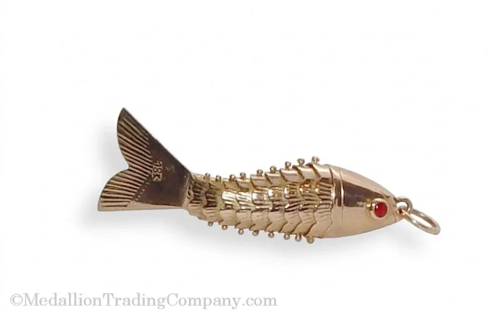 Vintage 18k Yellow Gold Ruby Eye Articulated Koi Fish Pendant Charm 1.25" Lot 1