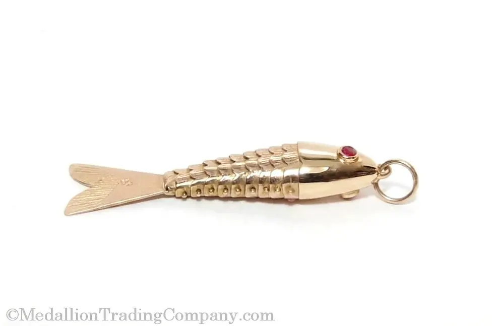 Thumbnail: Vintage 18k Yellow Gold Ruby Eye Articulated Koi Fish Pendant Charm 1.25" Lot 1