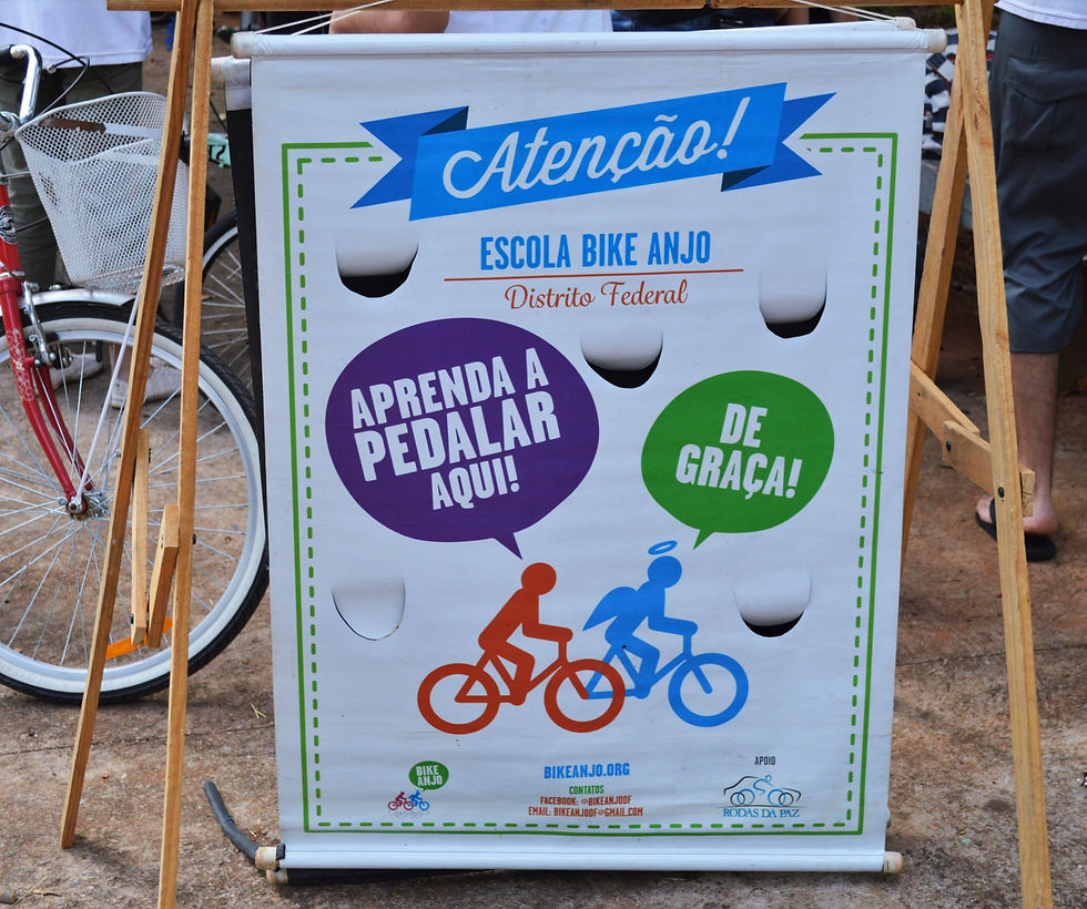 ONG ensina brasilienses a pedalar