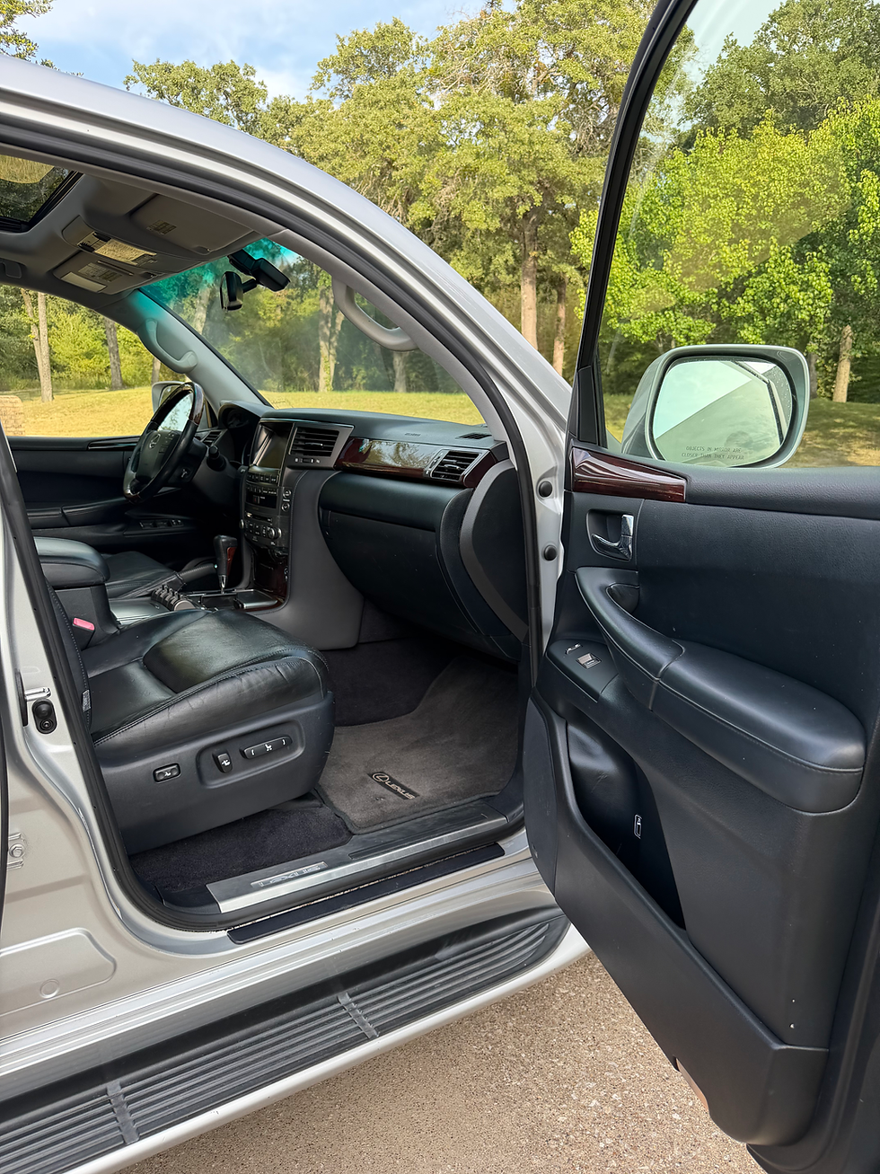 Thumbnail: LEXUS LX570