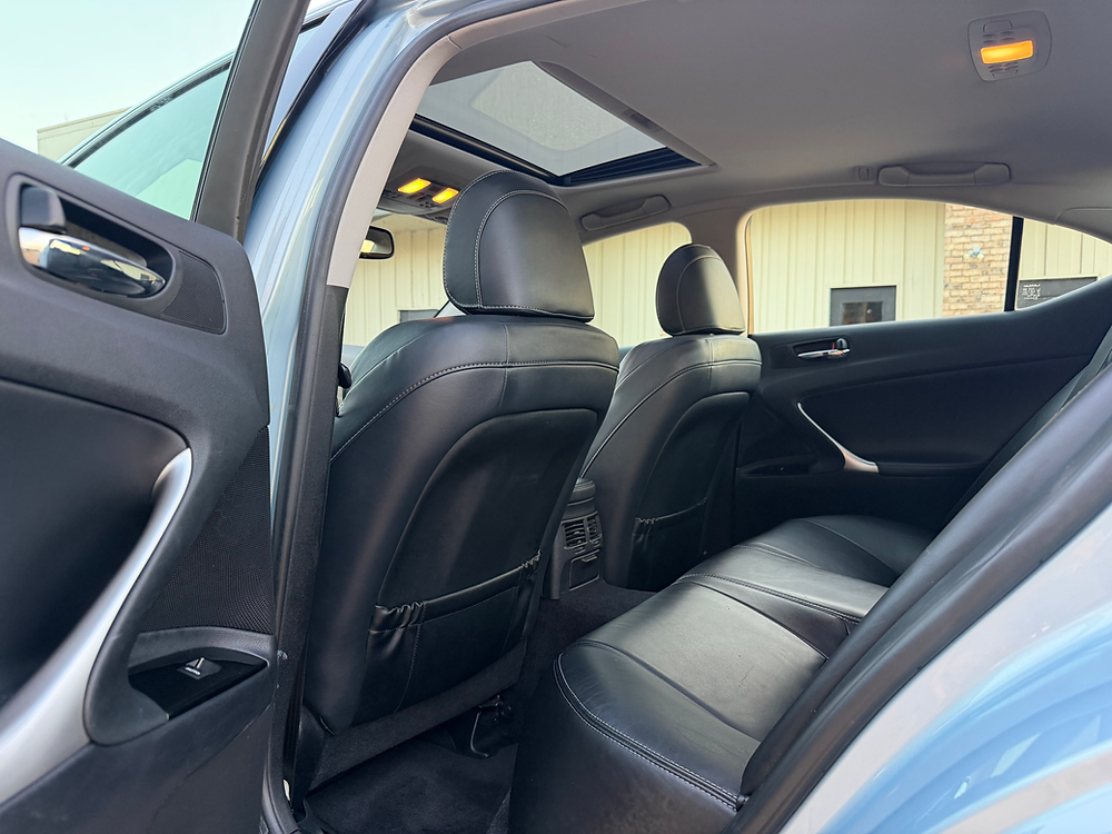 2011 Lexus IS 250 - Photo 32