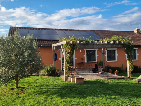 Combien de panneaux solaires faut-il pour une maison moyenne en 2025 ?