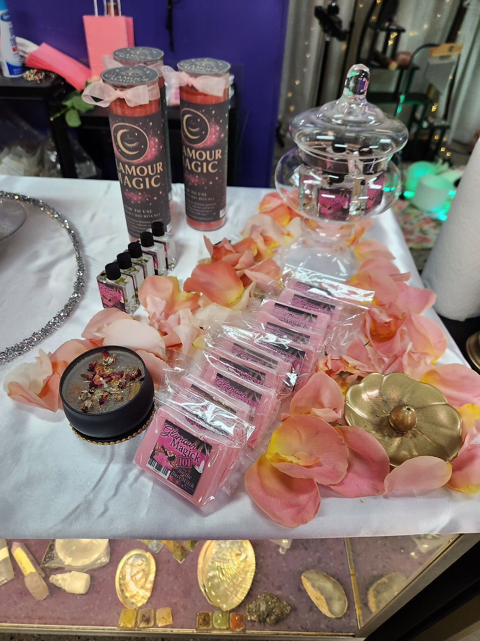 Miniatura: Glamour Magic Kit by Elegua Botanica — a luxury ritual set crafted for confidence, attraction, self-love, and elevated spirit