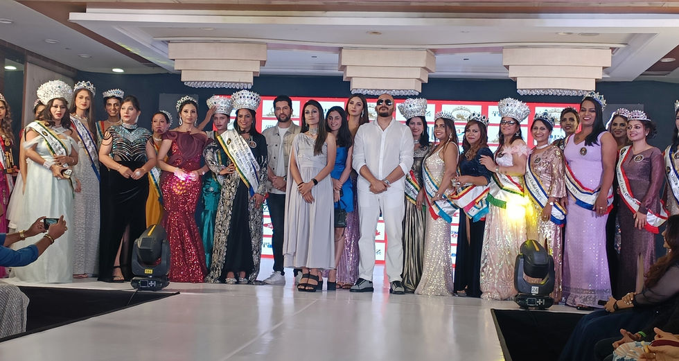 3 Group Photo Winners & Queens.jpg