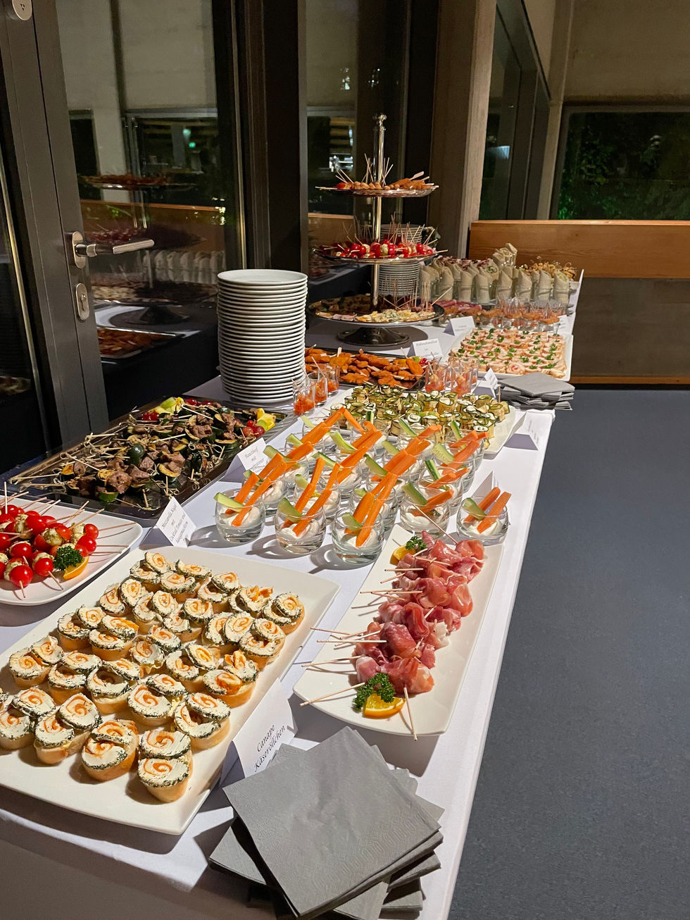 Exklusive Auswahl an Flying und Buffet Fingerfood von EXIT Catering für die Jubiläumsfeier der Hochschule für Musik Detmold.