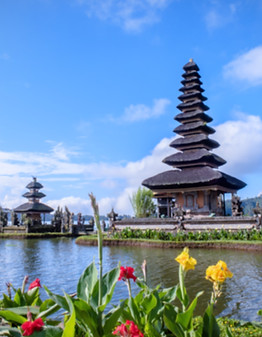 Pura Ulun Danu Bratan, Indonesia_edited.