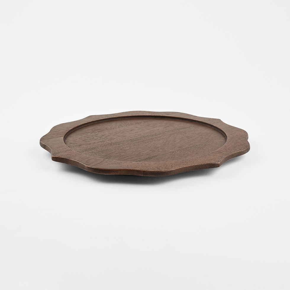 Charger Bennett Driftwood plate with scalloped edges