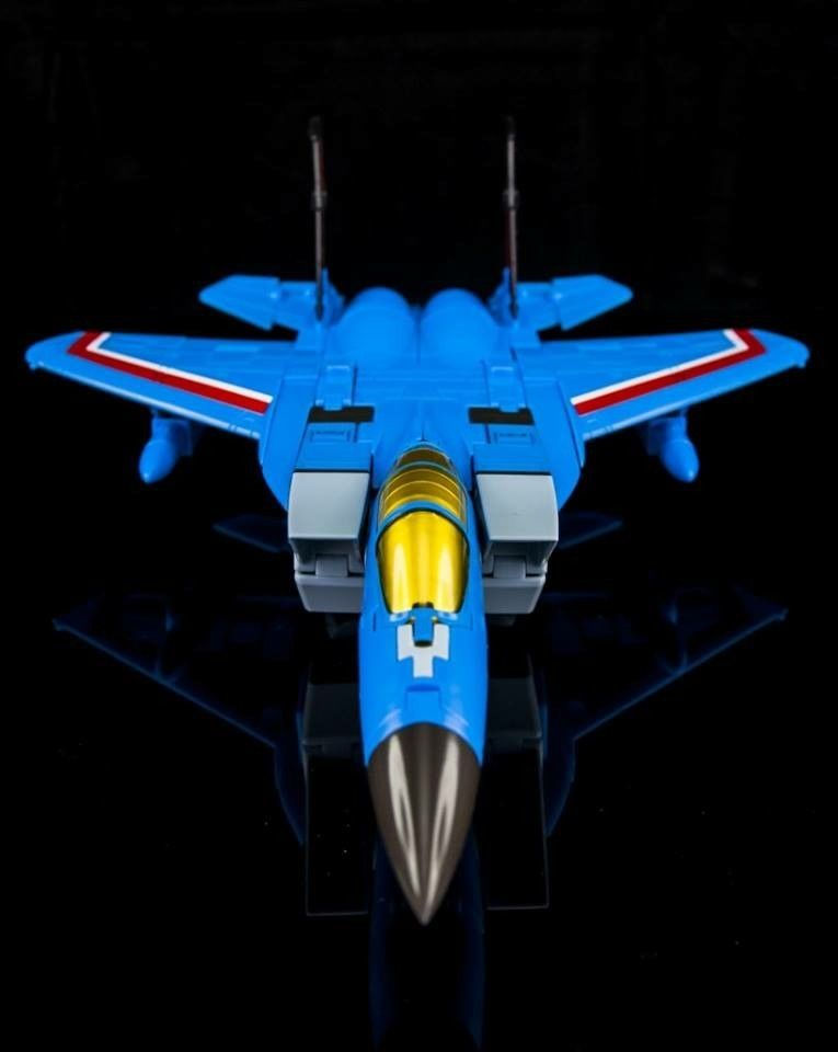 Thumbnail: Maketoys MTRM-13 Lightning (3rd party Thundercracker)