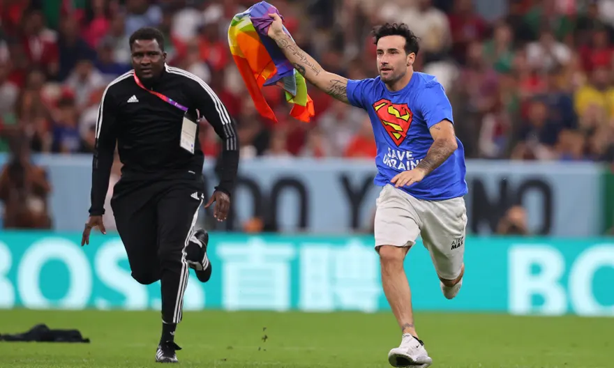 footballnews.footballmamak.com/bruno-fernandes-double-sinks-uruguay-and-sends-portugal-into-last-16