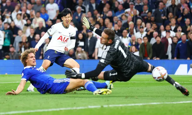 footballnews.footballmamak.com/son-s-rapid-treble-lifts-tottenham-and-exposes-leicester-s-fragility