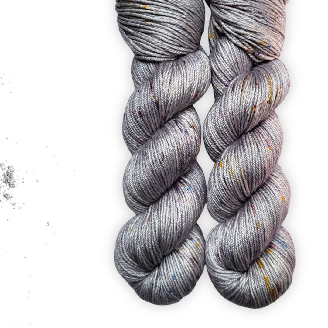 Silk Essence DK / Silent Stone