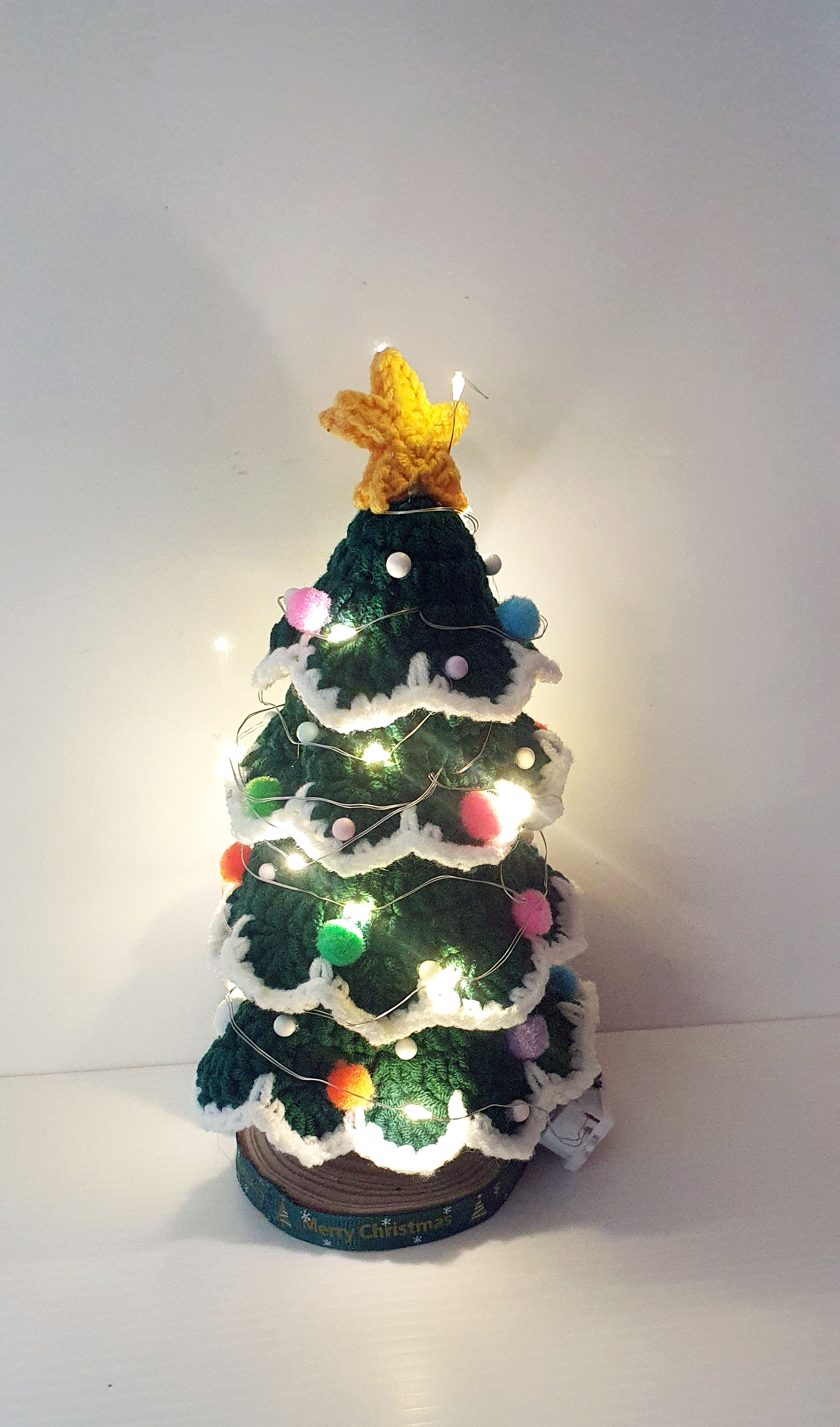 Noël Étoilé – Elegant Crochet Christmas Tree