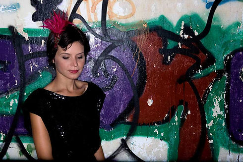 Model with Grafitti