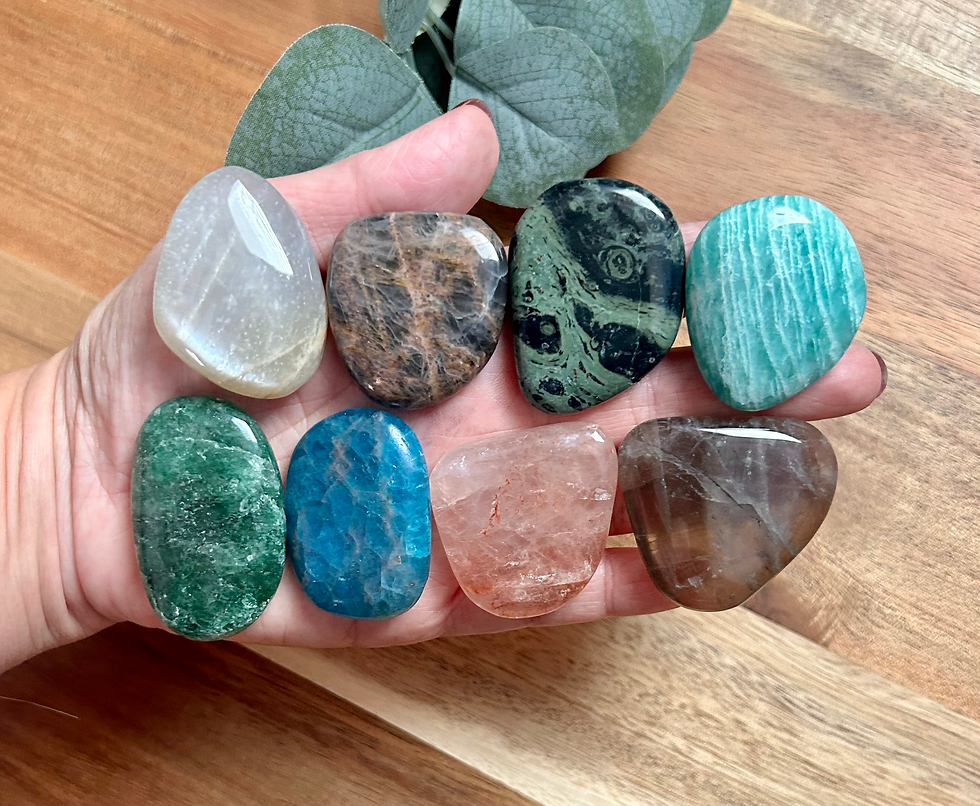 Natural crystal flat stone