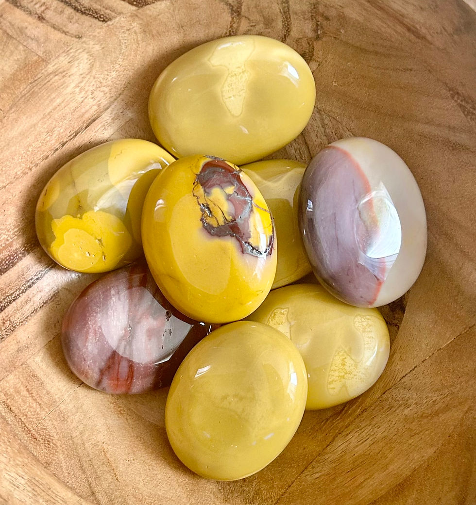 Natural mookaite jasper palmstone
