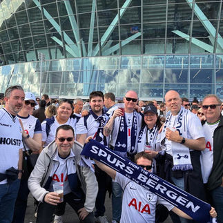 Litt av gjengen fra Spurs Bergen før kampen!