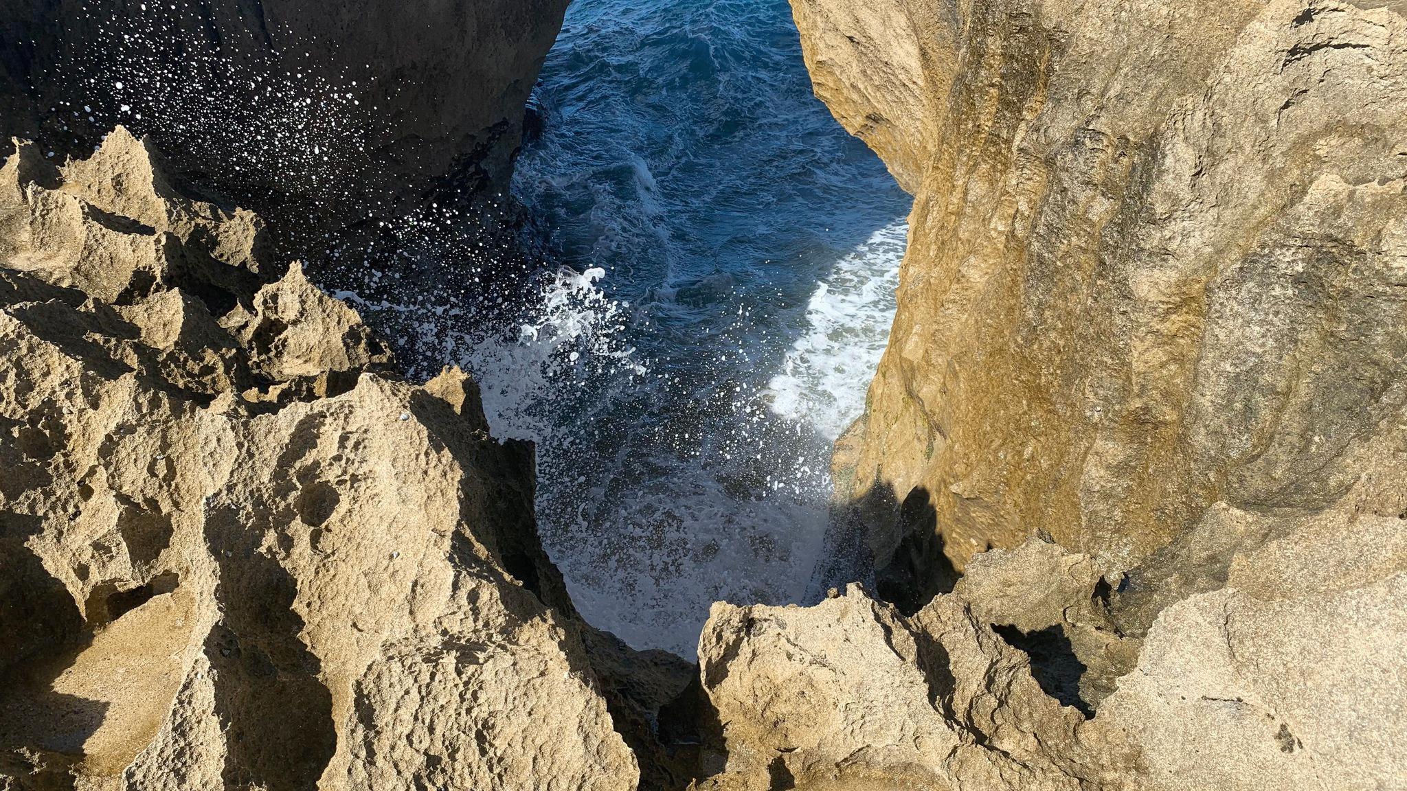 waves-in-hole 00035.gif