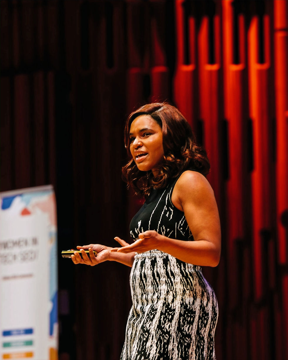 Women-in-Tech-SEO-Festival-26-The-Barbican-Event-Photography-The-Chamberlins-170_edited.jp