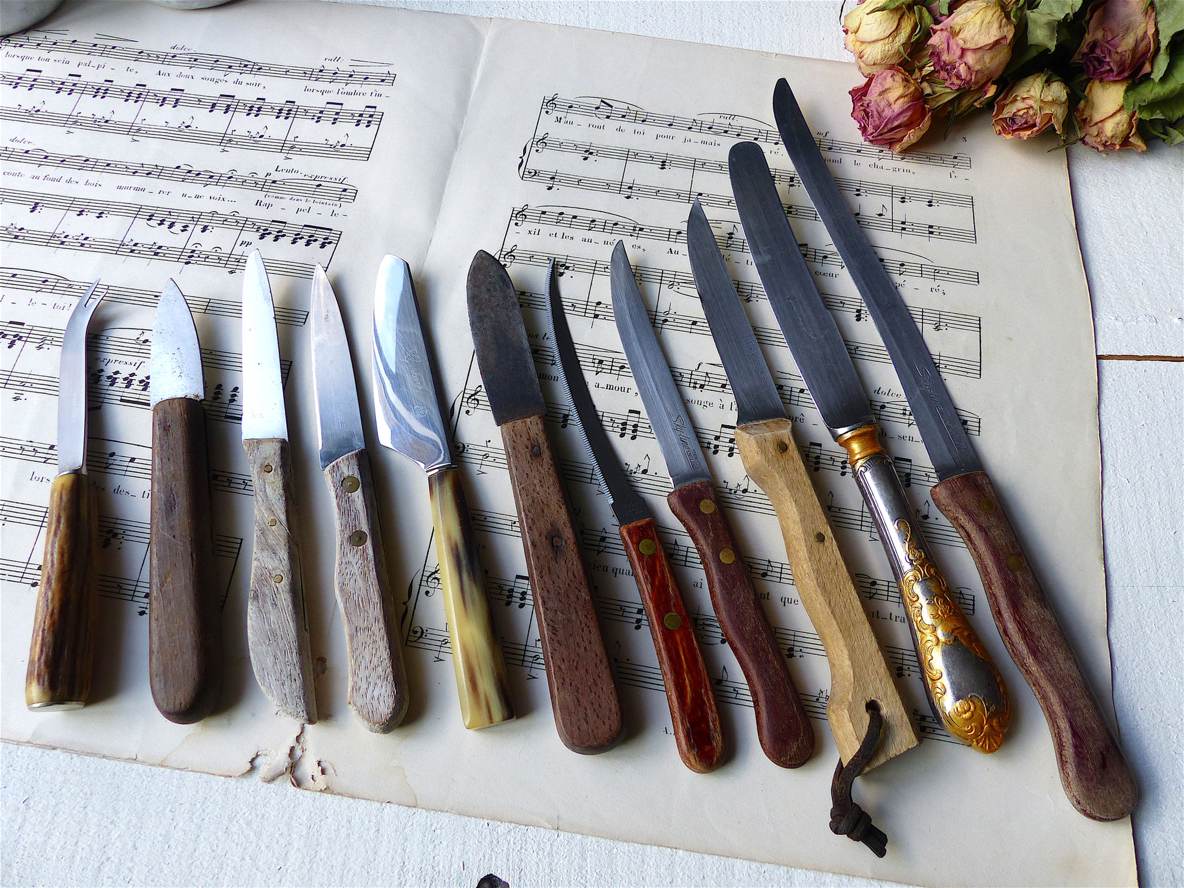 11 couteaux anciens