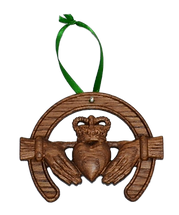 Claddagh Light w String (3)_InPixio.png