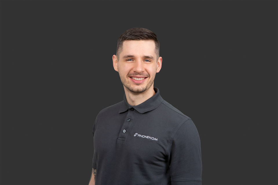 Mitarbeiterfotografie, Arbeitsplatzfotografie, Teamfotografie, Gruppenfotografie, Unternehmenskultur, Firmenportrait, Mitarbeiterbilder, Bildbearbeitung, Photoshop-Experte, Lightroom-Experte, Firmenportraits, Teamfotos, Unternehmensbilder, Mitarbeiterfotos, Ihr Businessfotograf in Frankfurt, Mitarbeiterportraits, Business Businessportrait Frankfurt, Portraits, Businessfotografie, Mitarbeiterfotos, Headshots, Business-Fotoshooting Frankfurt, Businessfotos, Schwarz-Weiß-Fotografie, moderne Mitarbeiterfotos