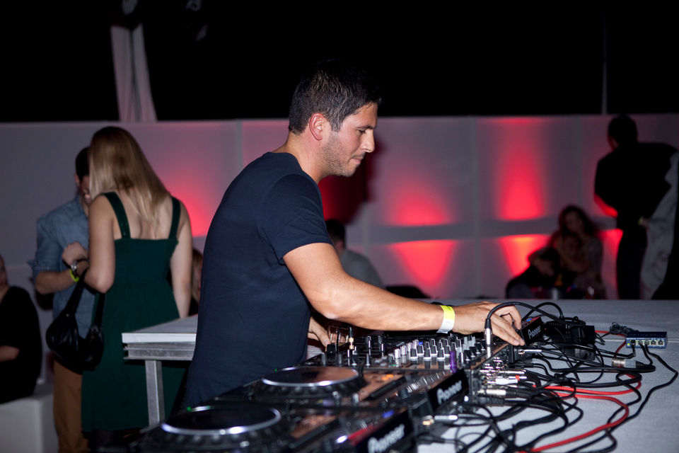 Eventfotografie, Veranstaltungsfotografie, Konferenzfotografie, Messefotografie, Gala-Fotografie, Feierfotografie, Veranstaltungsbilder, Eventfotos, Bildbearbeitung, Photoshop-Experte, Lightroom-Experte, Firmenevents, Messefotos, Reportage, Schwarz-Weiß-Fotografie, Event Foto, Corporate Event, Konzert, Feier, Konzert Foto, Konzert Bilder