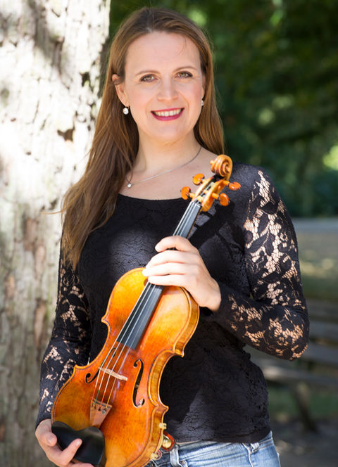 Personal Branding, Businessfotografie, Unternehmensfotografie, Porträtfotografie, Imagefotografie, Karrierefotografie, Personal Branding Fotos, Bildbearbeitung, Photoshop-Experte, Lightroom-Experte, Firmenportraits, Firmenfotografie, Ihr Werbefotograf in Frankfurt, Imagefotos, Werbebilder, Commercial Photography, Werbefotografie, Testimonialaufnahmen, Werbung, Business, Schwarz-Weiß-Fotografie