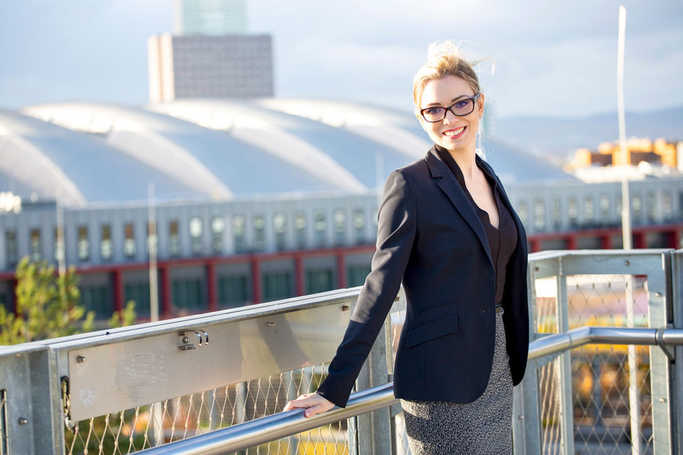 Personal Branding, Businessfotografie, Unternehmensfotografie, Porträtfotografie, Imagefotografie, Karrierefotografie, Personal Branding Fotos, Bildbearbeitung, Photoshop-Experte, Lightroom-Experte, Firmenportraits, Firmenfotografie, Ihr Werbefotograf in Frankfurt, Imagefotos, Werbebilder, Commercial Photography, Werbefotografie, Testimonialaufnahmen, Werbung, Business, Schwarz-Weiß-Fotografie