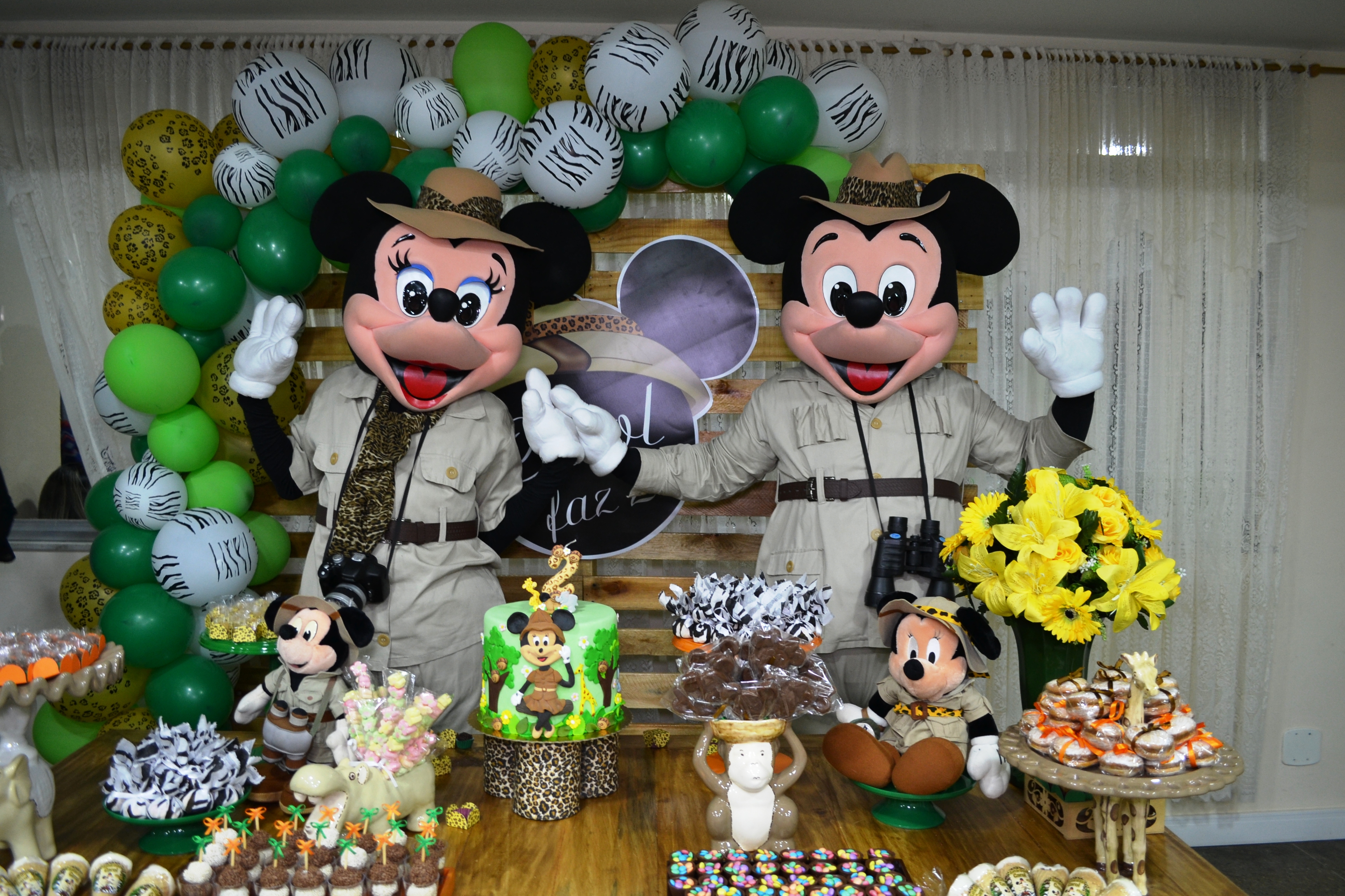 Mickey e Minnie safari