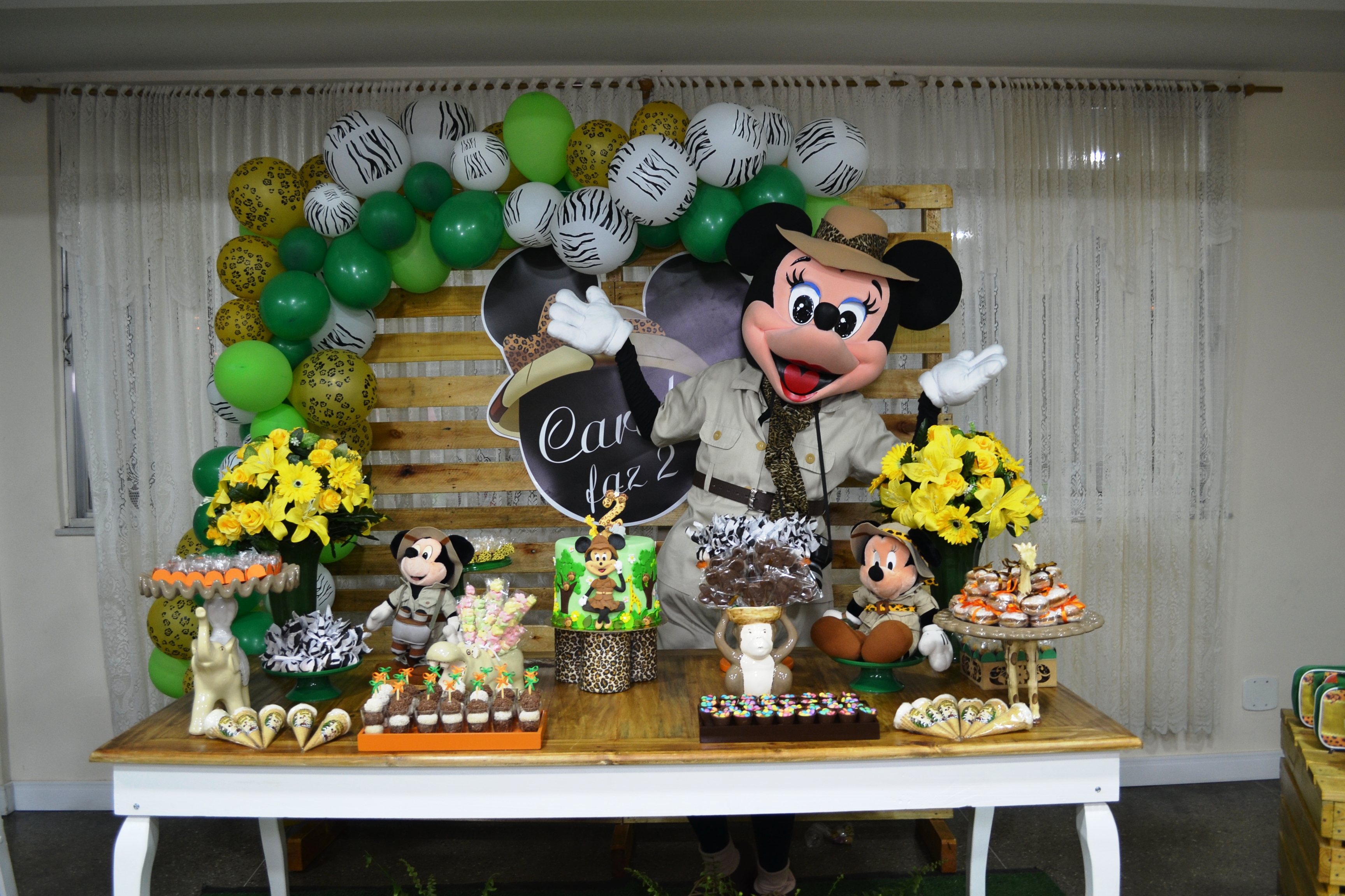 Mickey e Minnie safari