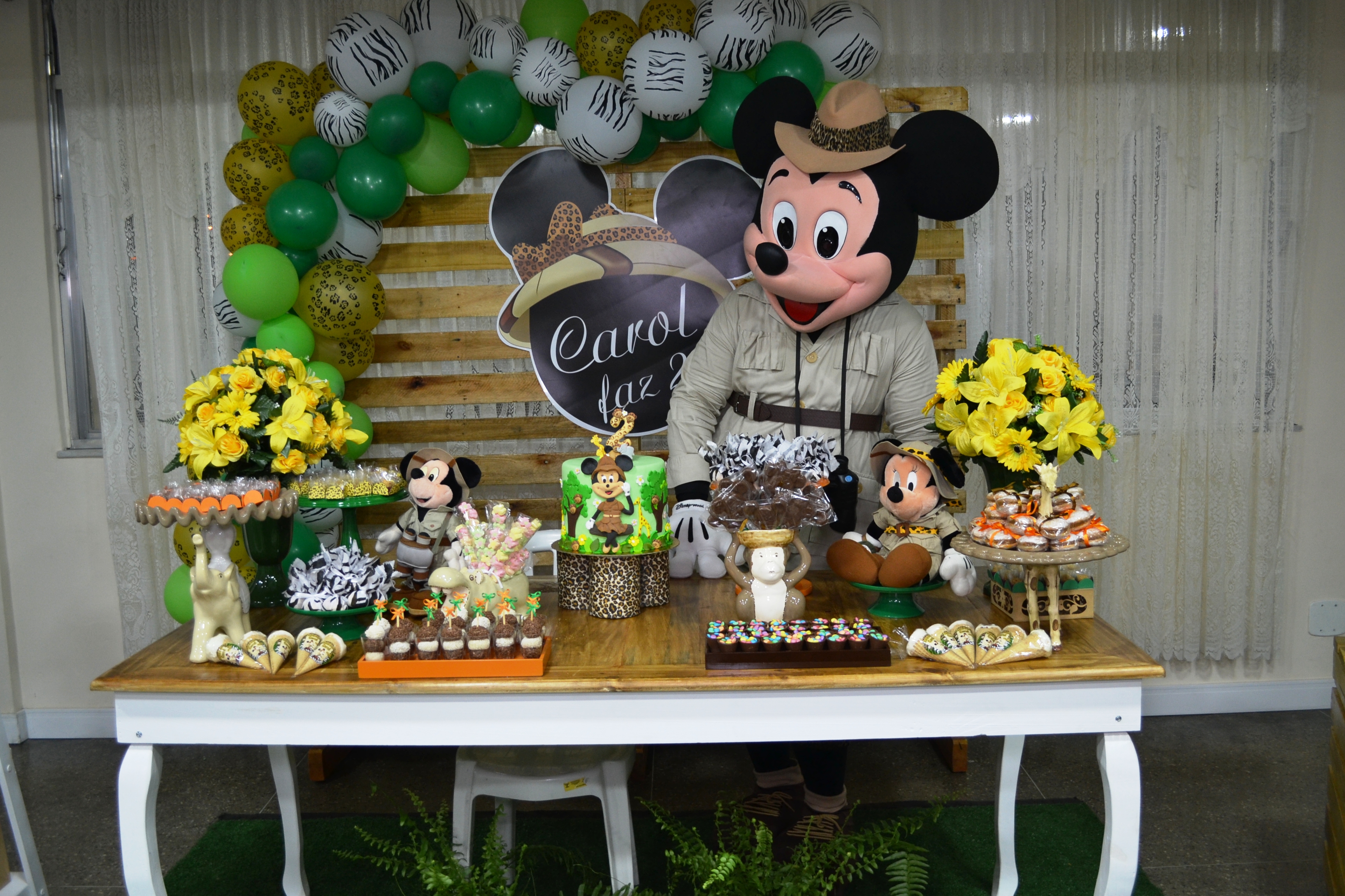 Mickey e Minnie safari