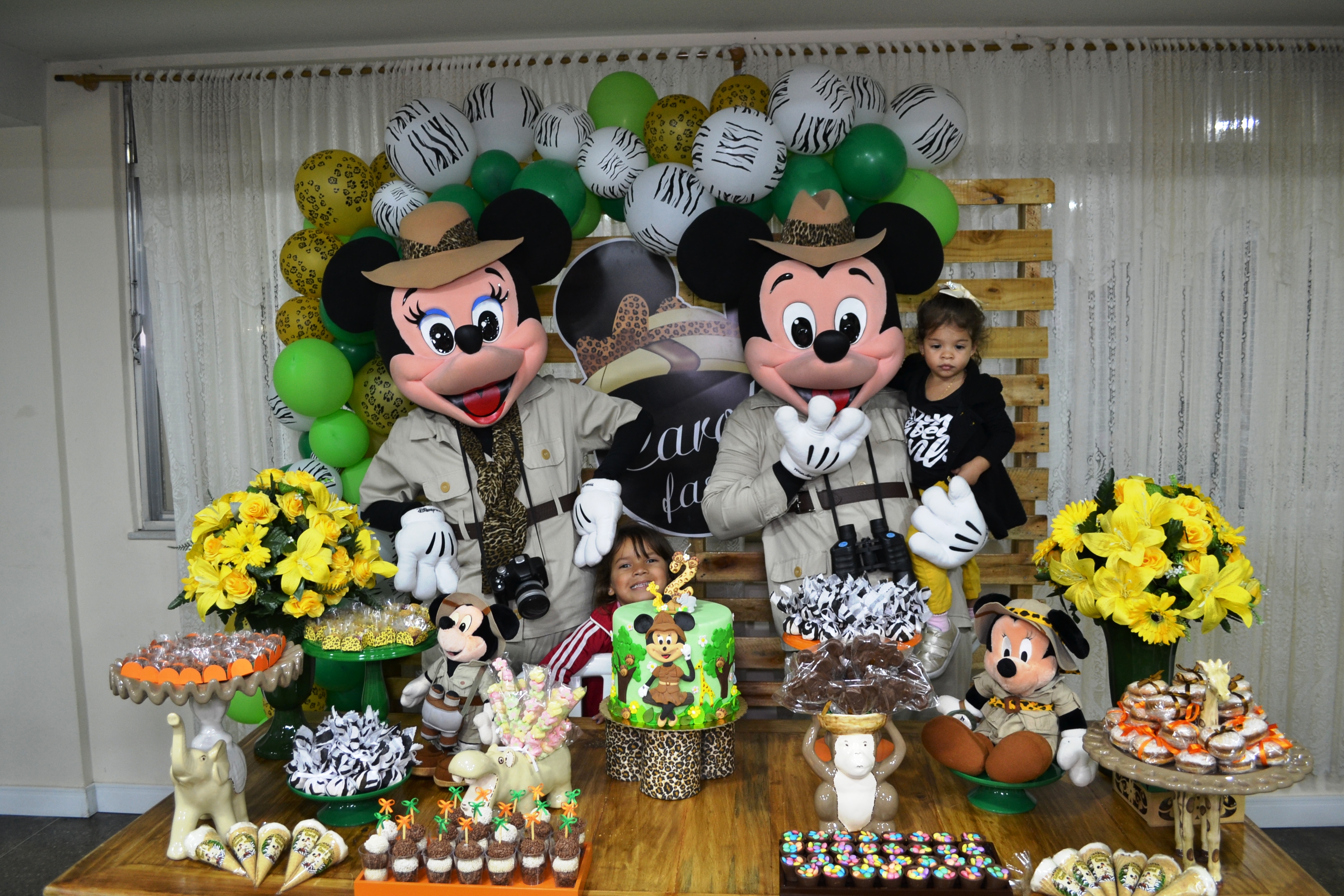 Mickey e Minnie safari